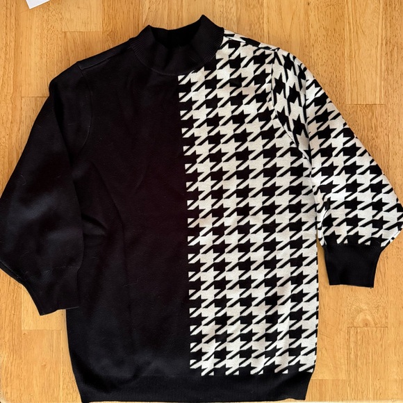 NWT NY & Co Black and White Houndstooth Contrast Crew Neck Sweater Size M - Picture 3 of 7